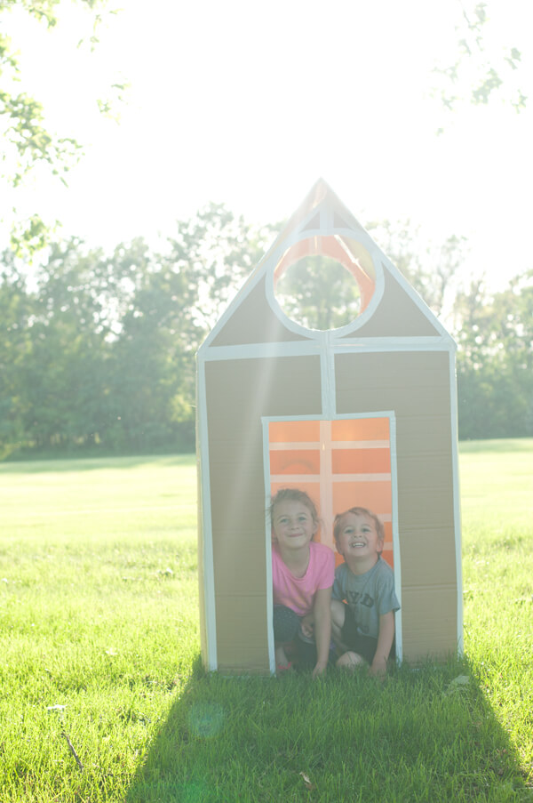 diy collapsible cardboard playhouse